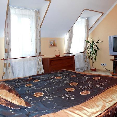 Ekaterininskaya Apartments Odesa Habitación foto