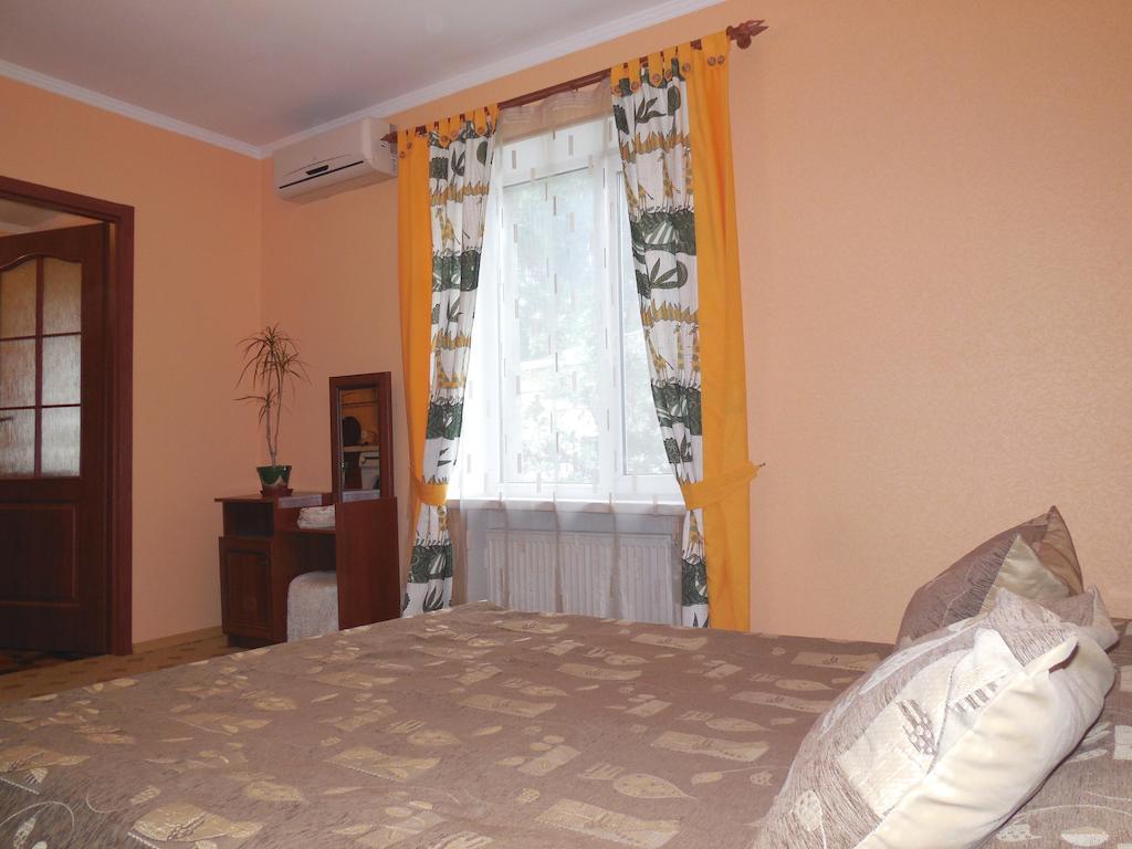 Ekaterininskaya Apartments Odesa Habitación foto