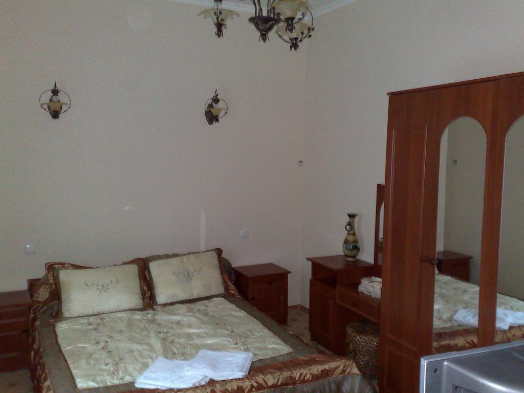 Ekaterininskaya Apartments Odesa Habitación foto
