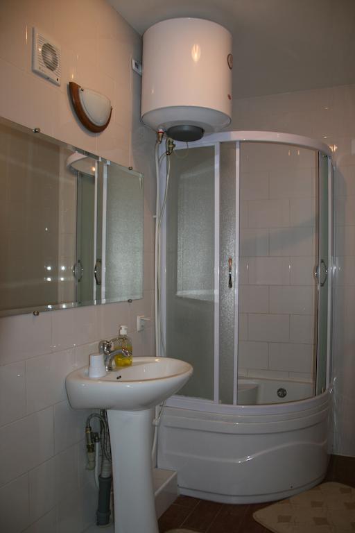 Ekaterininskaya Apartments Odesa Habitación foto